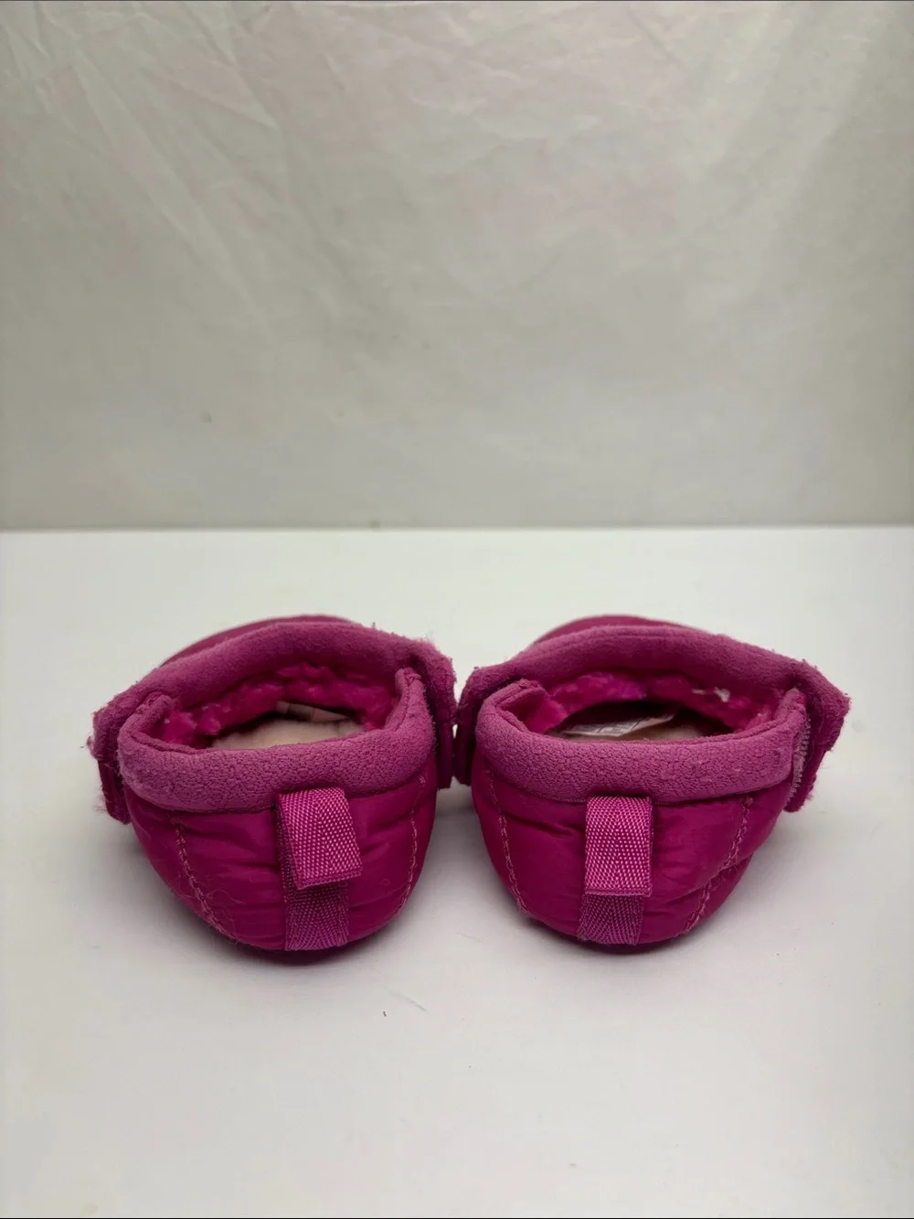 UGG baby Cozy Slip-On Shoes in Pink, SZ 04/05, box 73
